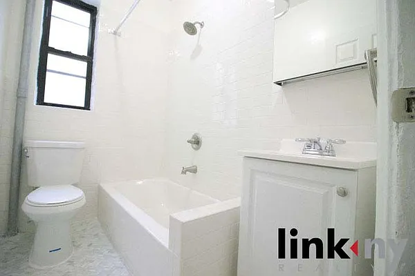 Rented by Link NY Realty | media 21
