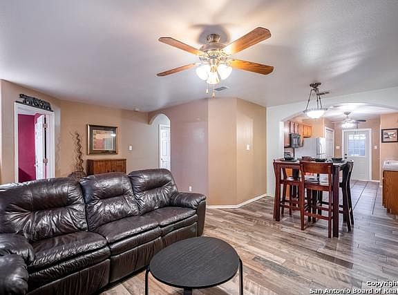 3rd image of 8396 Dawnwood Dr