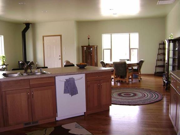 Kitchen/Dining
