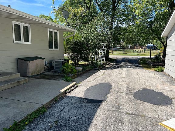 3rd image of 3934 Grandville Ave #3934