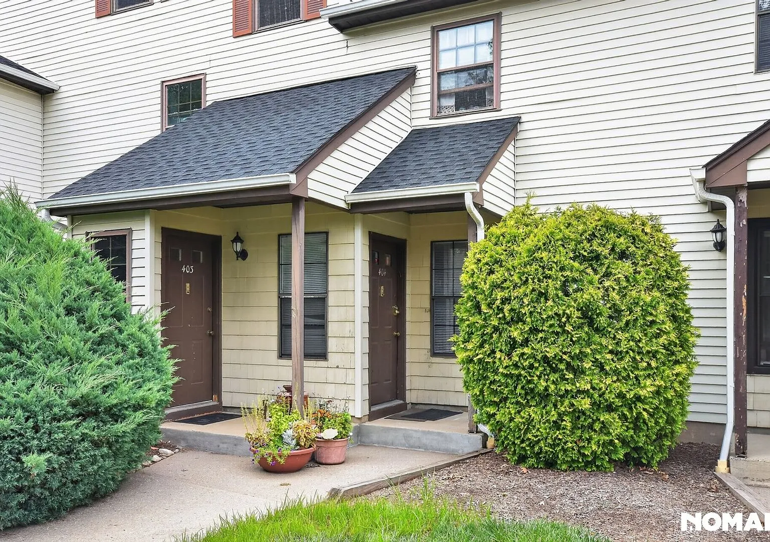 Charming 2BR Condo in Iselin — Photo 1