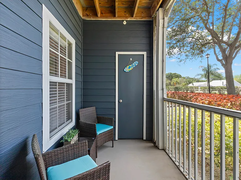 Screened Patio & Extra Storage