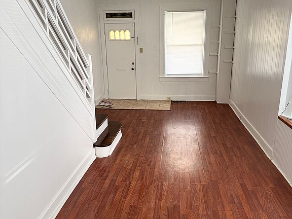 3rd image of 1060 Pike St