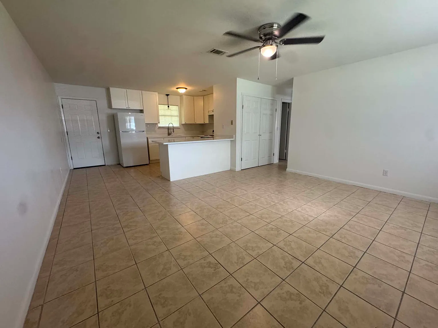 2 bed, 878 sqft, $1,250 — Photo 1