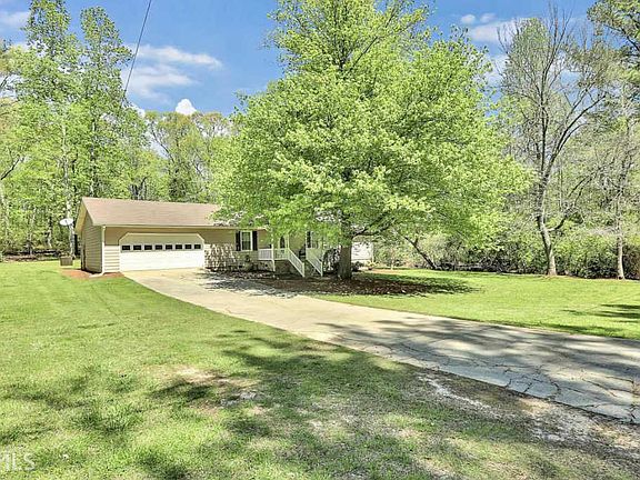 3rd image of 75 Julia Ann Dr