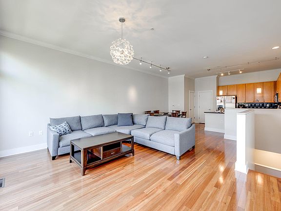 4th image of 129 Walnut St Unit 141