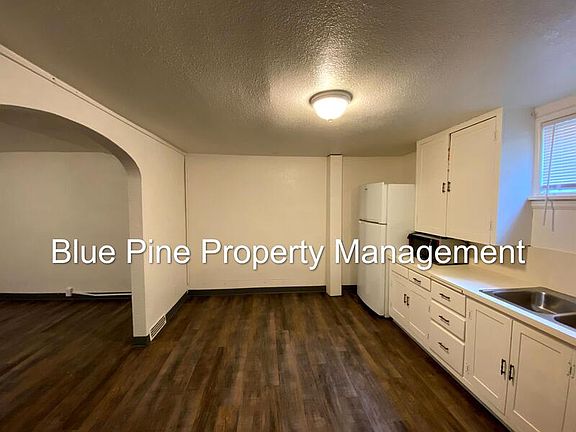 4th image of 371 3rd St Unit B