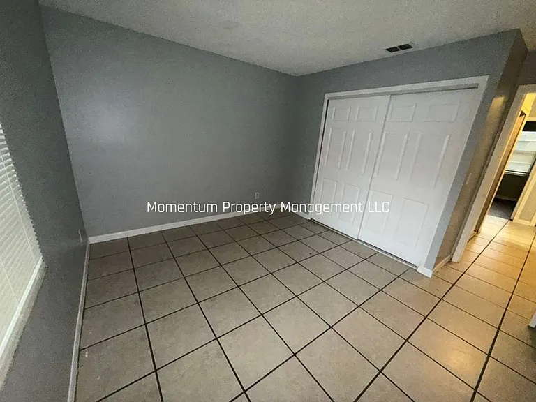 8405 N Elmer St — Photo 13