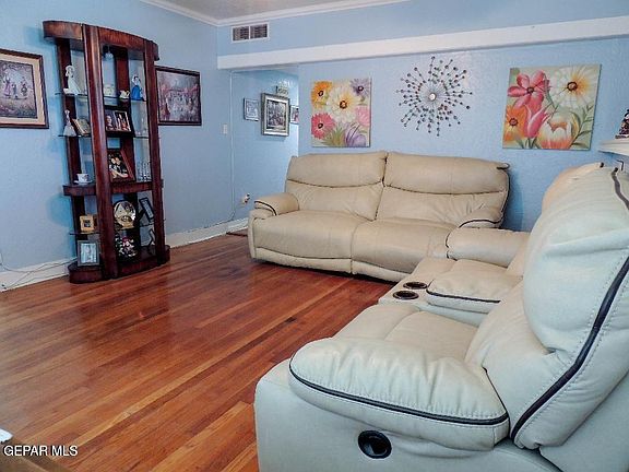 4th image of 3729 Morehead Ave #A