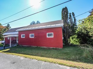 15 Old Brattleboro Rd, Hinsdale, NH 03451