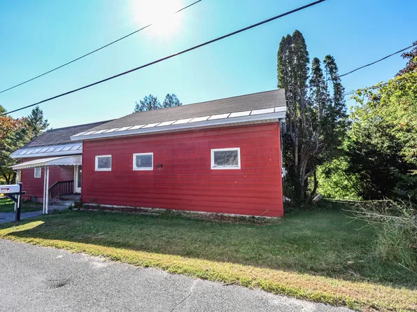 15 Old Brattleboro Road, Hinsdale, NH 03451