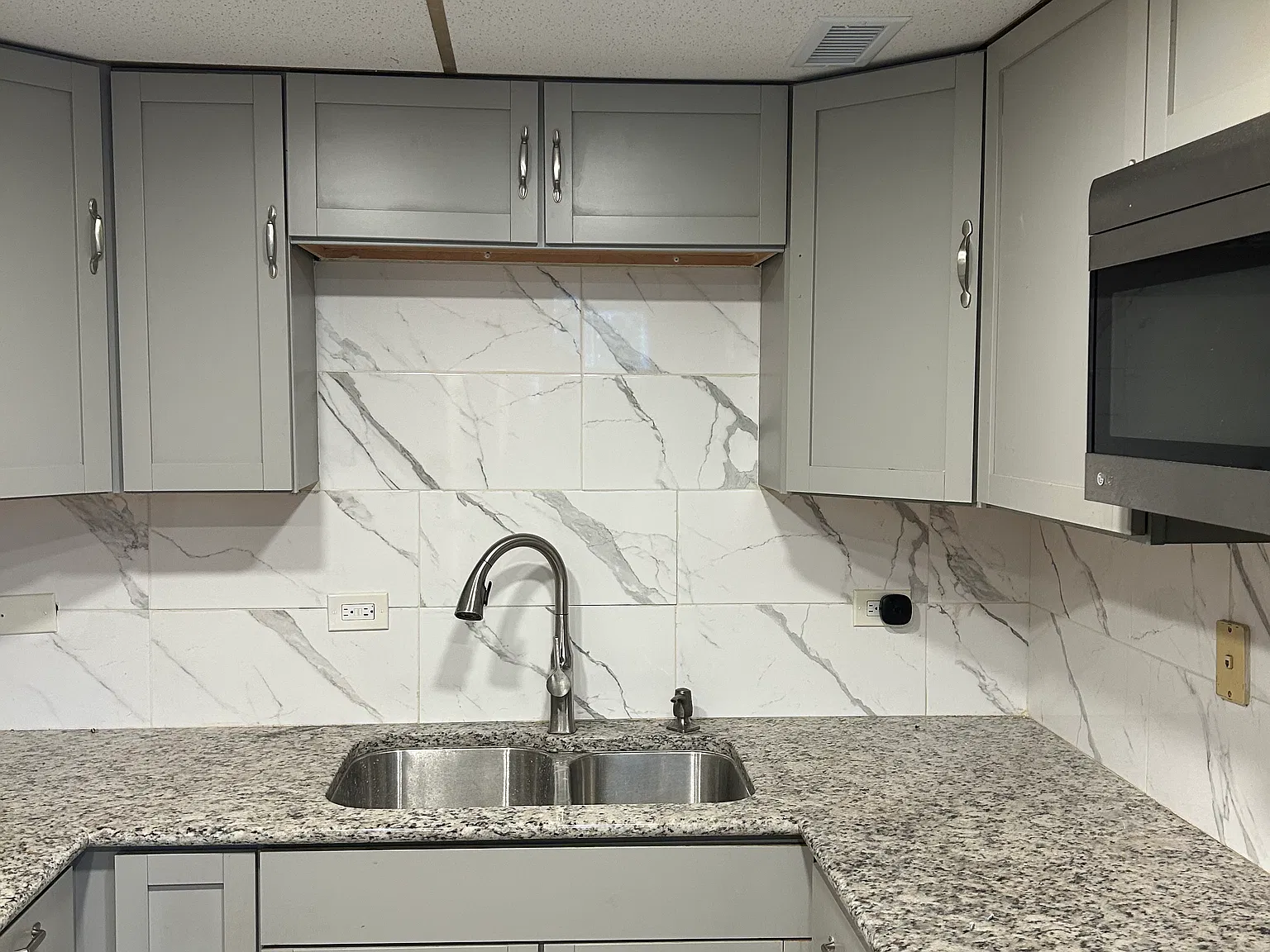 2 bed, 717 sqft, $1,550 — Photo 3