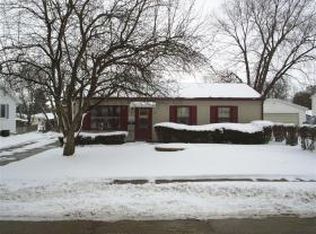 1012 N 12th St, Clinton, IA 52732