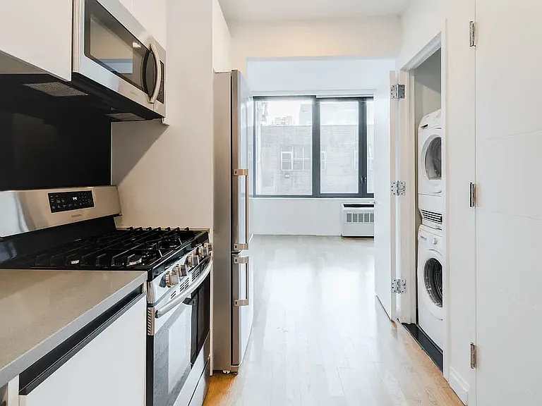 239 N 9th St #E201 — Photo 8