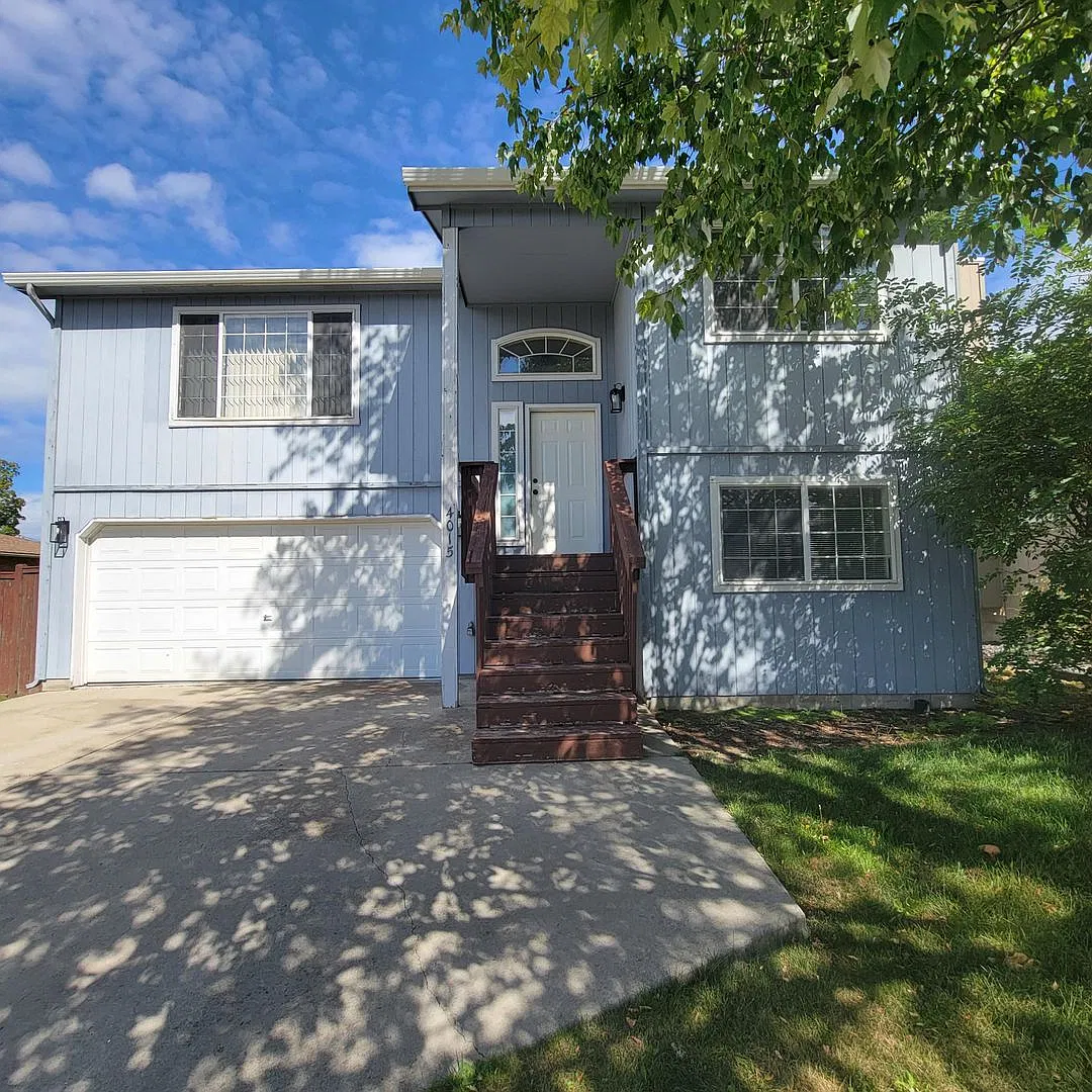 Beautiful South Hill 3 bed 2 bath home — Photo 2