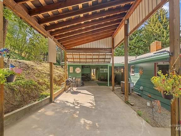 2nd image of 804 Pine Drive Hts