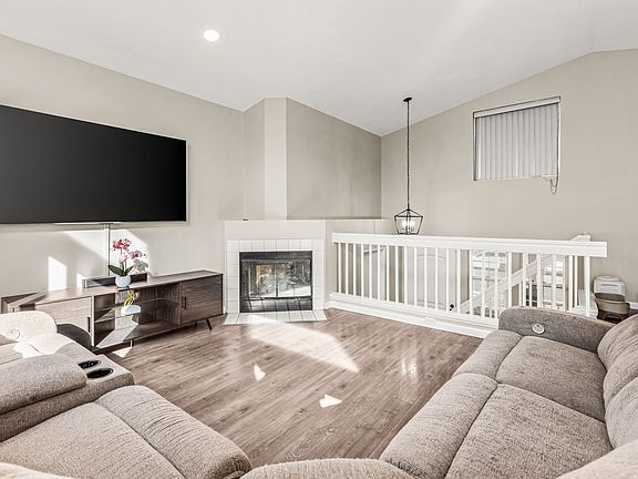 3rd image of 44570 Johnston Dr