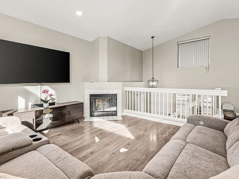 44570 Johnston Dr — Photo 3