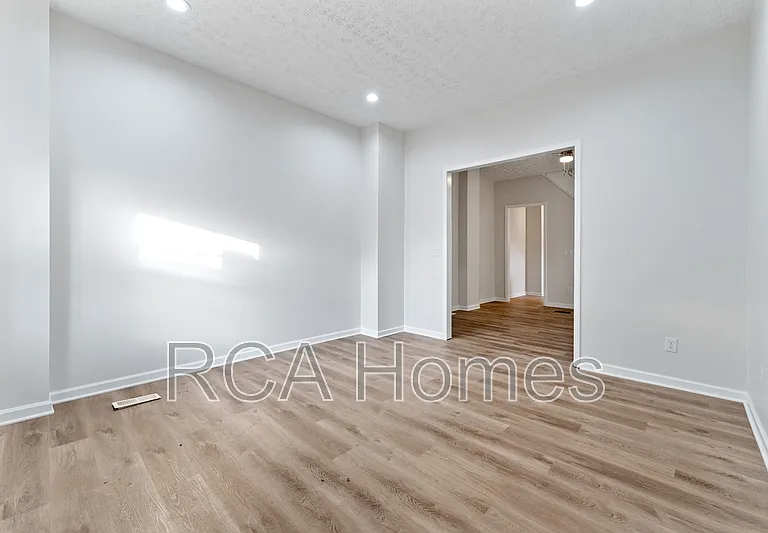 21 N Gray St #N — Photo 7