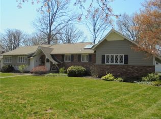 65 Autumnvale Dr, Lockport, NY 14094