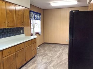 17215 Hubbard Rd, East Moline, IL 61244