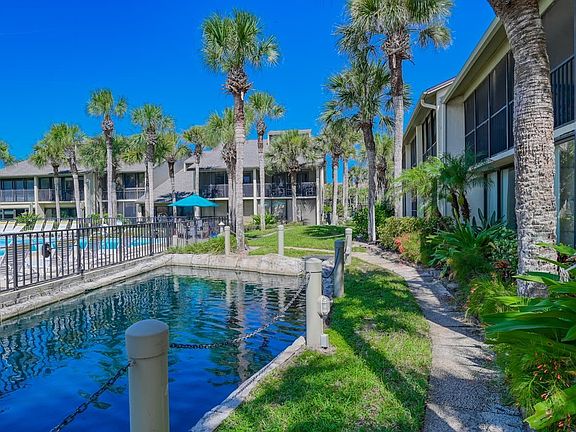 3rd image of 97 Village Las Palmas Cir
