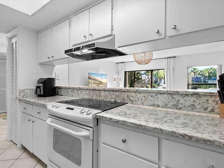 11863 Wimbledon Cir #446 — Photo 6