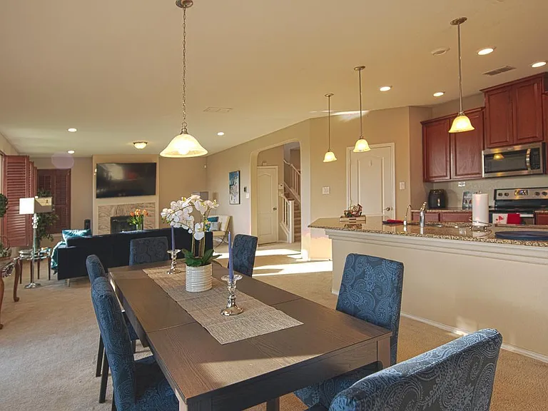 7910 Emmeline Dr — Photo 6