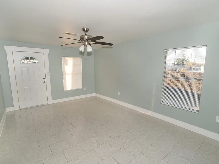 4826 Bristol St — Photo 20