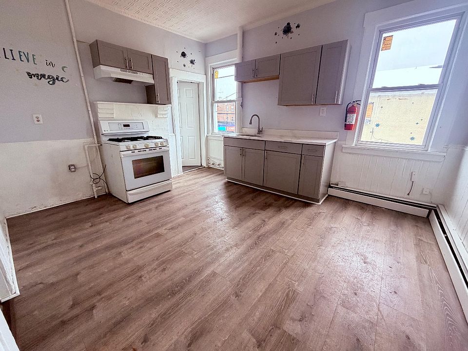 1st image of 59 Park Ave #2R