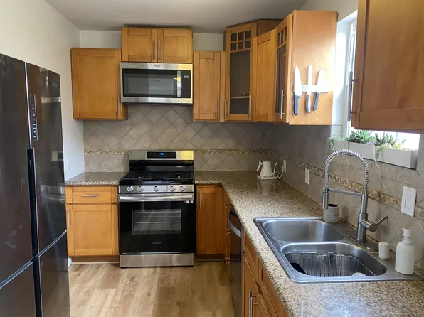 1035 37th St, Oakland, CA 94608