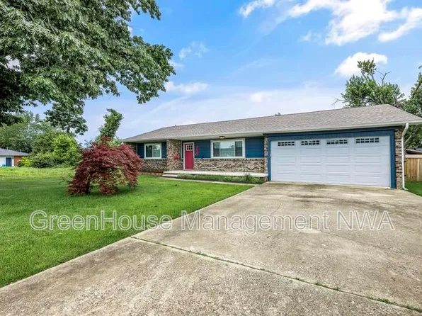 808 NW 11th St, Bentonville, AR 72712