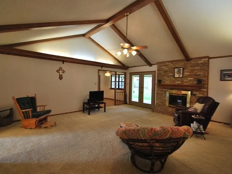 601 W Rieck Rd — Photo 15