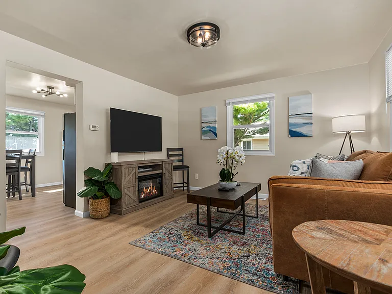 2703 N Helen St #2703 — Photo 1