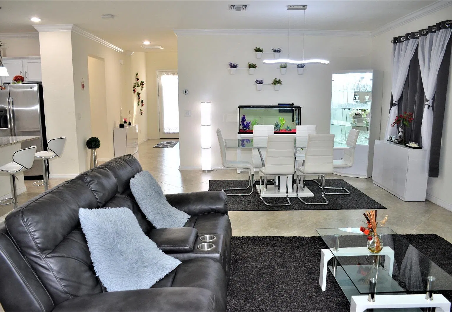 4204 Bluegrass Dr — Photo 3