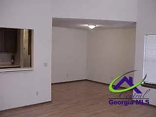 2 bed, 2.0 bath, 1100 sqft, $1,000 — Photo 3