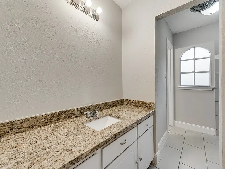 6013 Barry Dr — Photo 12