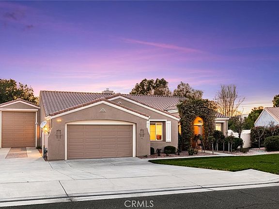 2nd image of 4683 Viaggio Cir