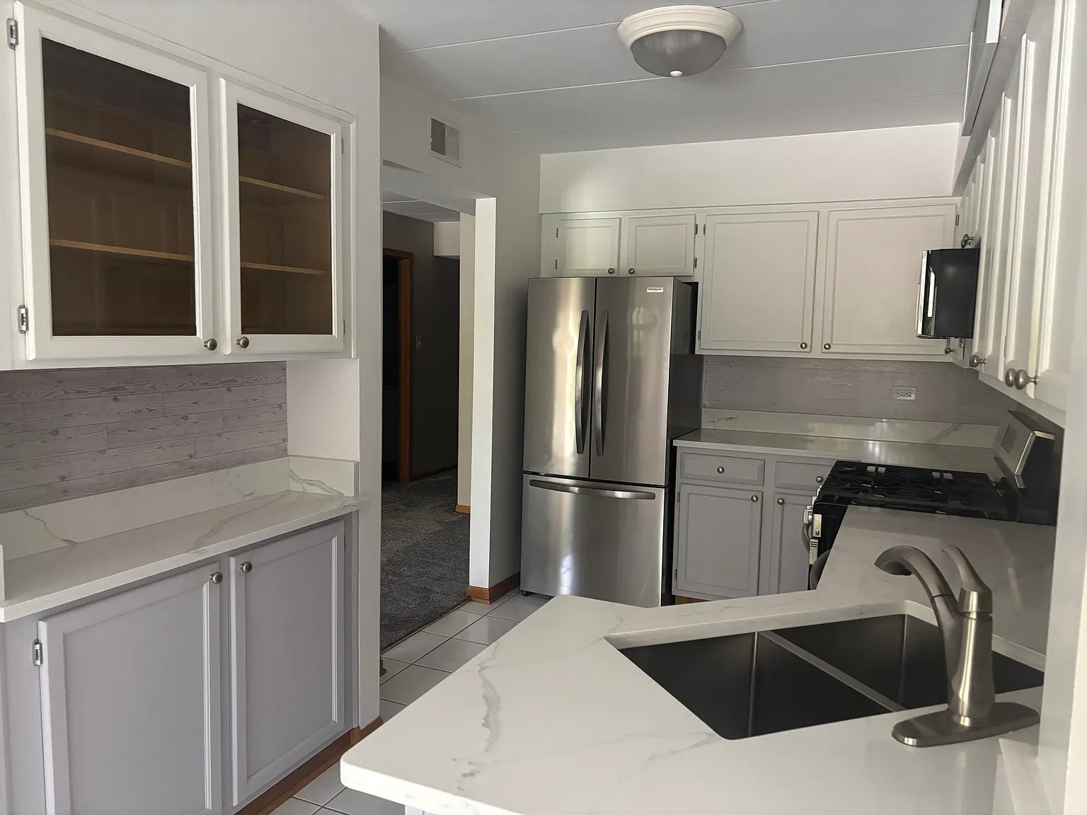 2 bed, 1200 sqft, $2,200 — Photo 4