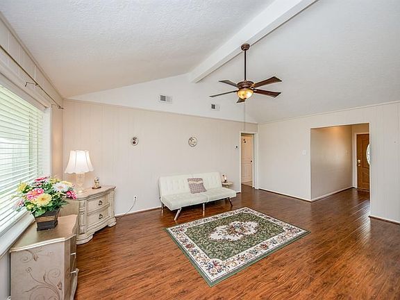 5th image of 13614 Greenbriar Dr
