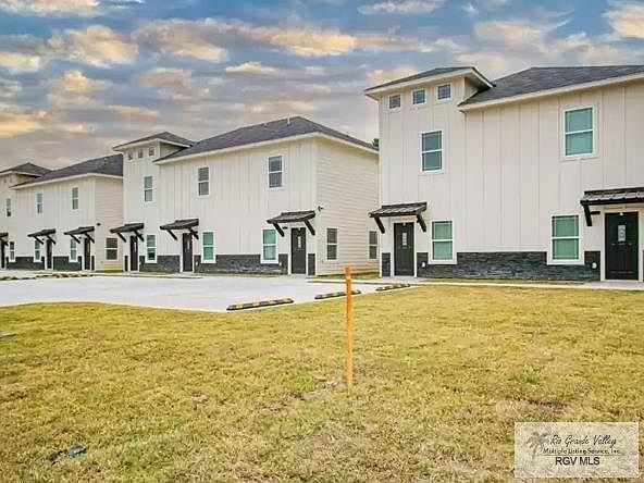 1st image of 405 Lions Villa Ave