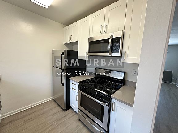 4th image of 4445 Illinois St