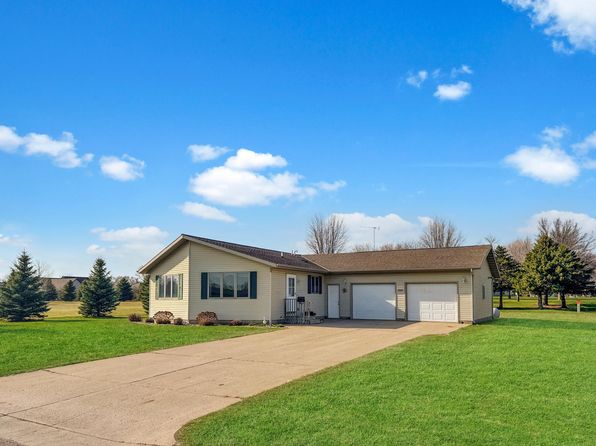 2205 28th St, Slayton, MN 56172