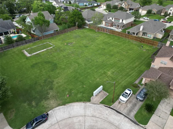 540 Birdsong Dr, League City, TX 77573