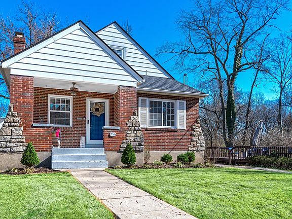 3rd image of 2560 Ridgeland Pl