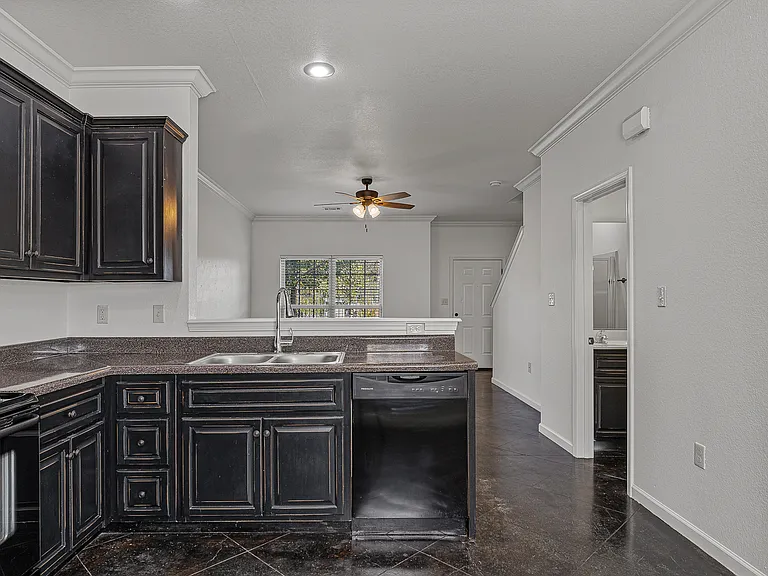 Kitchen | Deerfield Crossing | Townhome
