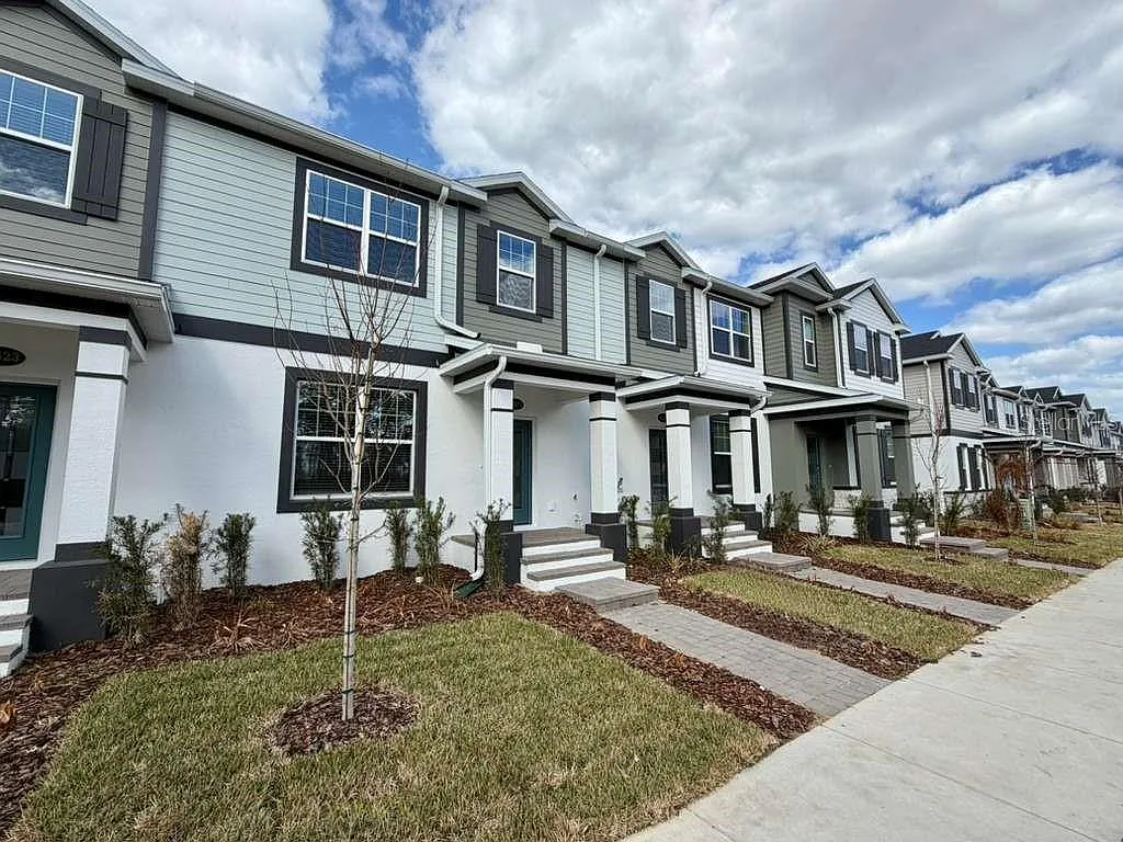 3 bed, 2.5 bath, 1691 sqft, $2,900 — Photo 2