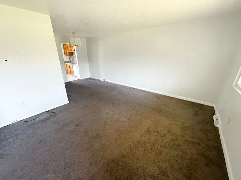 4889 Banbury Ct #6 — Photo 8