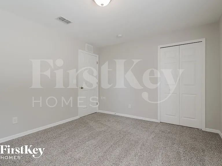 927 NW 10th Ave — Photo 12