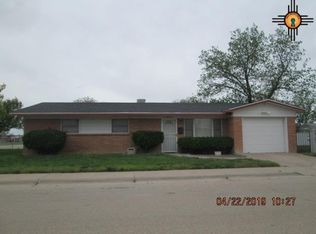 1402 W Champ Clark Ave, Artesia, NM 88210